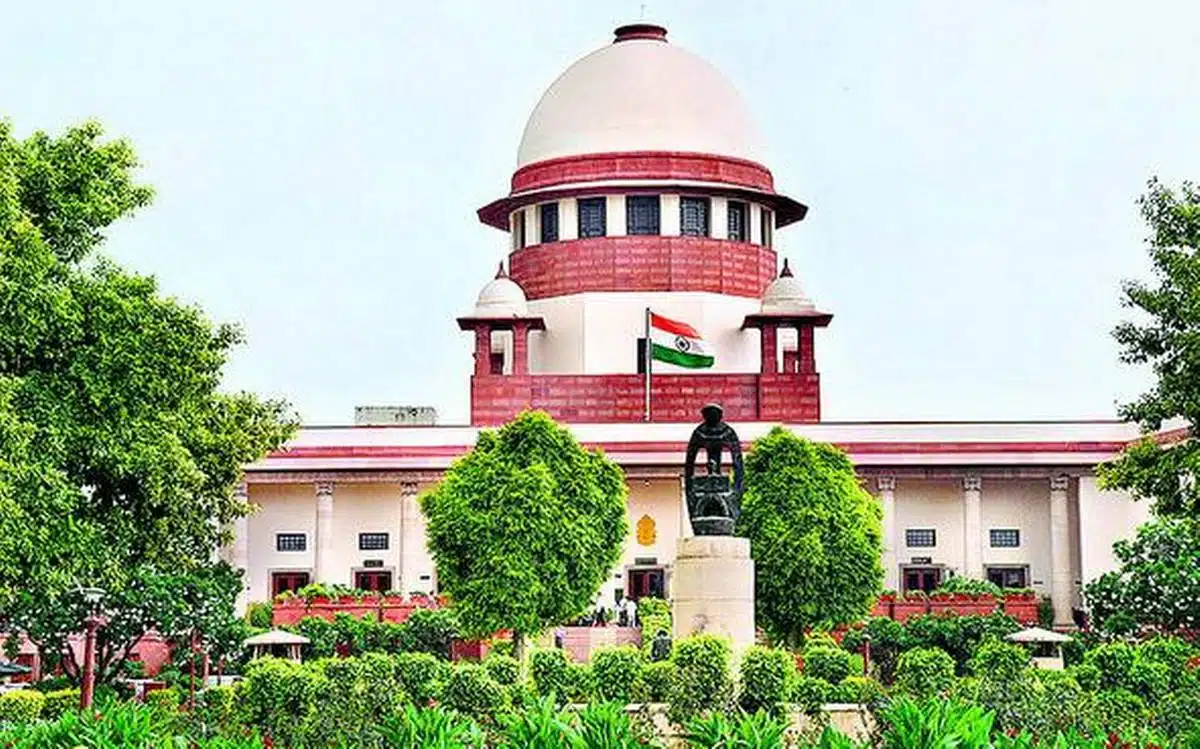 SUPREME COURT:दिल्ली HC के आपराधिक रिट पर आश्चर्य जताया
