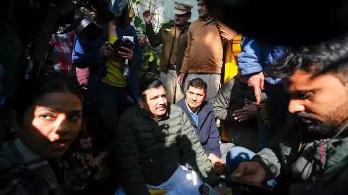 सीएम हाउस विवाद: दिल्ली में आम आदमी पार्टी और बीजेपी के आरोप-प्रत्यारोप 2025 !
