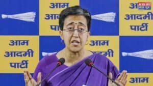 BJP पर विपक्ष हमलावर: पहली कैबिनेट बैठक में ₹2500 योजना पर खामोशी