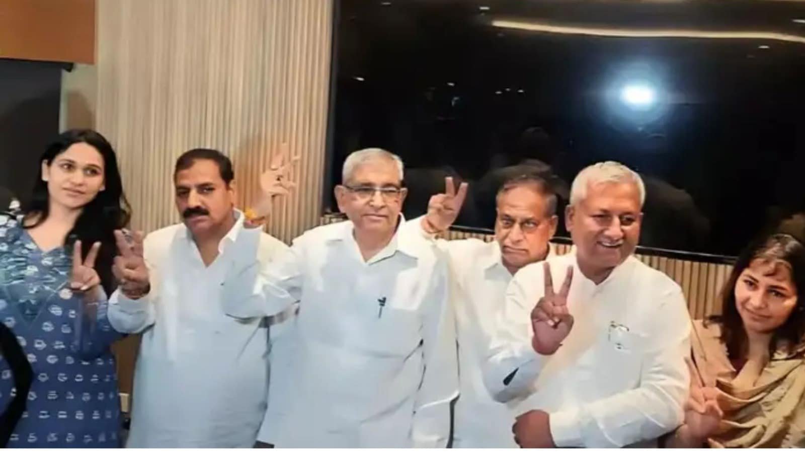 दिल्ली की राजनीति में नया मोड़: 15 AAP पार्षदों ने बनाई 'इंद्रप्रस्थ विकास पार्टी'