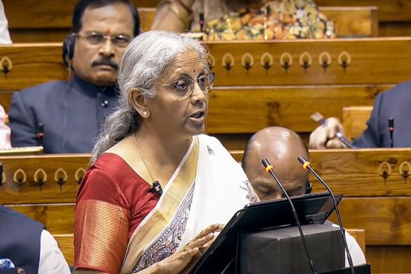 new tax bill 2025:आज लोकसभा में पेश होगा नया आयकर विधेयक, वित्त मंत्री करेंगी बदलावों का खुलासा"