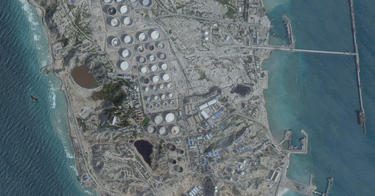 US Iran Kharg Island Attack: ईरान के तेल केंद्र पर बड़ा अमेरिकी हमला