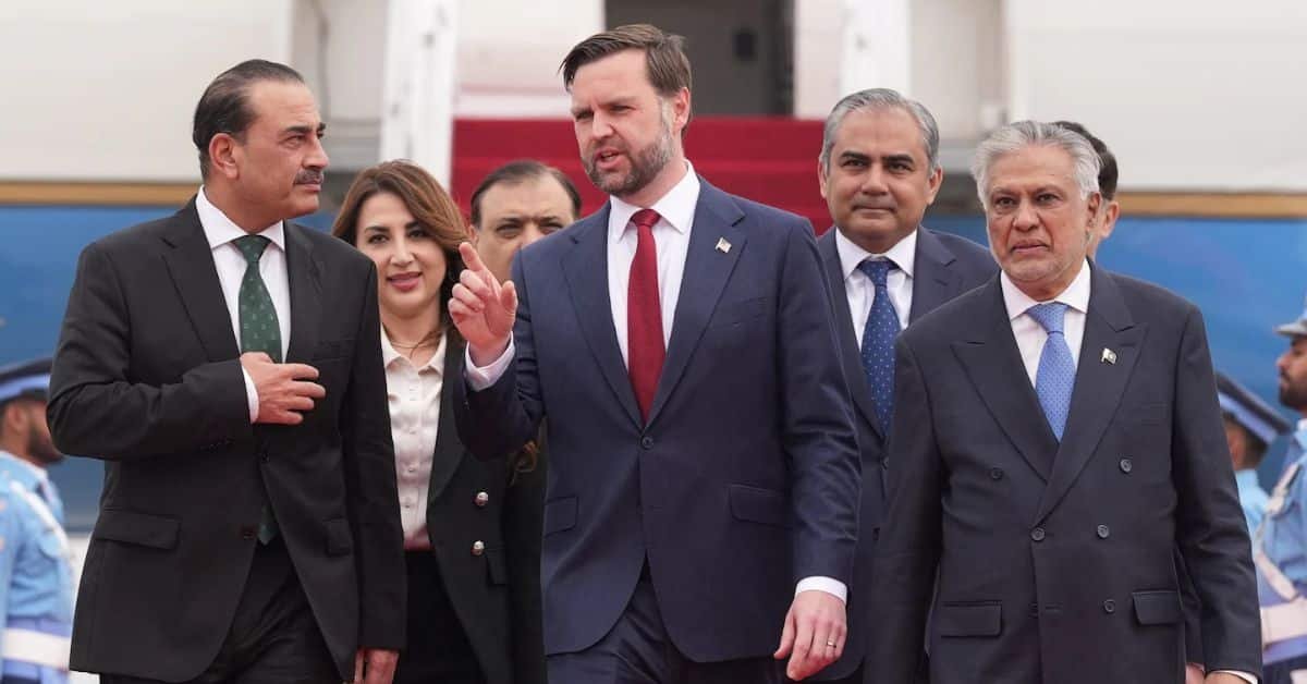 Asim Munir Iran Meeting news hindi.jpg