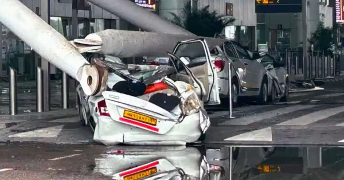 Delhi Airport Mishap news hindi.jpg