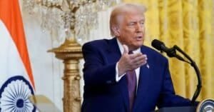 Trump India Hellhole Remark news hindi.jpg