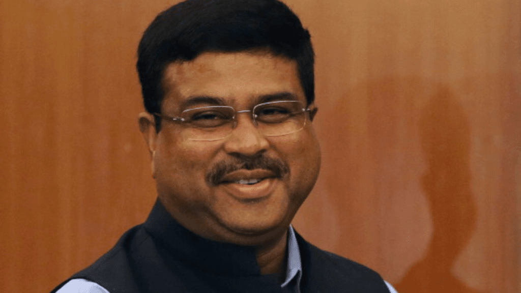India Education Minister Resignation: शिक्षा मंत्रालय में बड़ा बदलाव