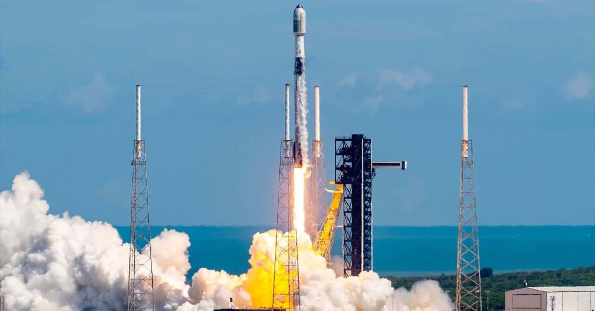 US Launches: ईरान पर अमेरिकी एयरस्ट्राइक से वैश्विक संकट गहराया