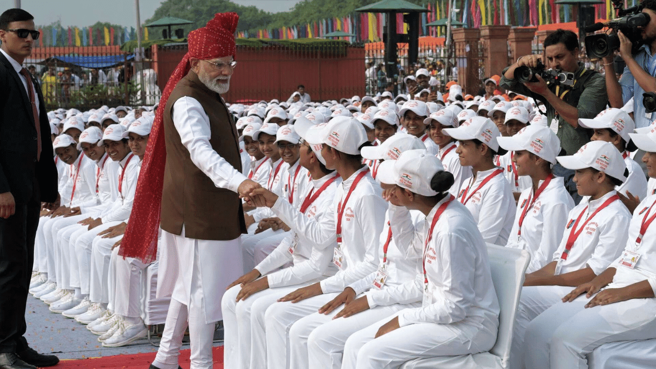 Modi Says Armed Maoists Fading: PM मोदी के 5 बड़े खुलासे