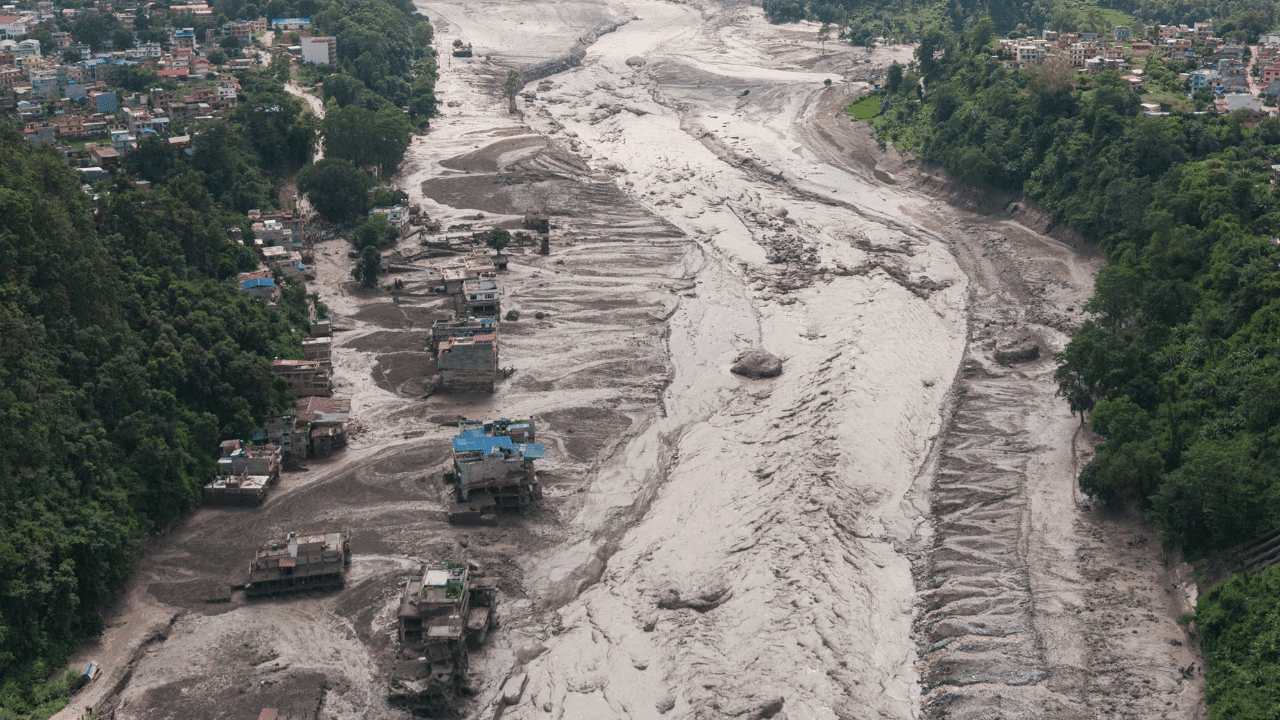 Nepal Flash Floods: 469 की मौत, तबाही के बीच नया अलर्ट जारी