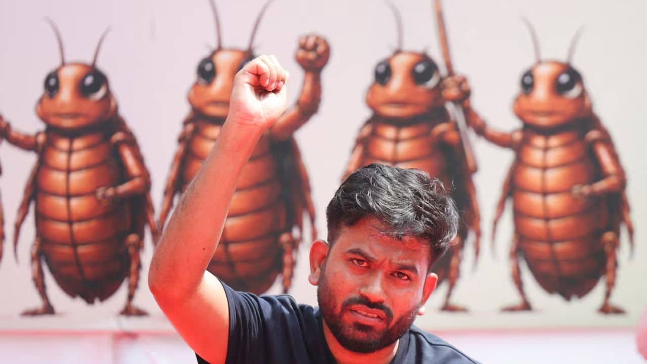 Cockroach Movement: चुनाव आयुक्त पर बड़ा संकट?