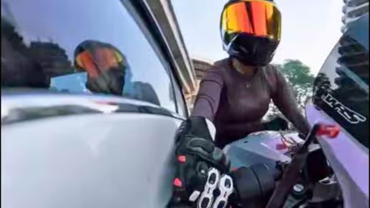 Gurugram Biker Near Miss: बाल-बाल बची जान, मिली राहत Gurugram Biker Near Miss: बाल-बाल बची जान, मिली राहत