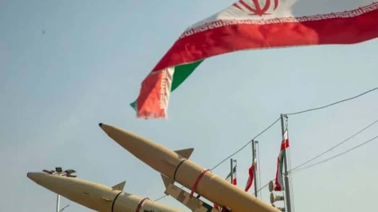 Iran Raises Military Preparedness: सुरक्षा के 5 बड़े उपाय Iran Raises Military Preparedness: सुरक्षा के 5 बड़े उपाय