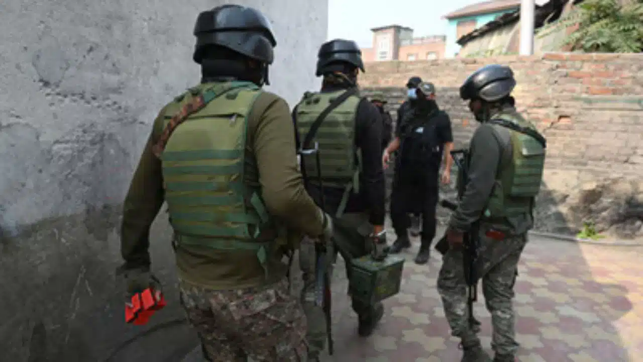 Lashkar Terrorist Gunned Down: जम्मू-कश्मीर में बड़ी सफलता!
