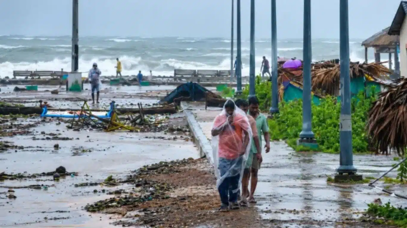 Cyclone Arnab: आंध्र प्रदेश पर चक्रवात का खतरा और IMD चेतावनी